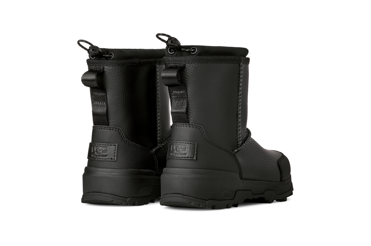UGG Adirondack Boot XXV Pull-On – Barn – Chestnut