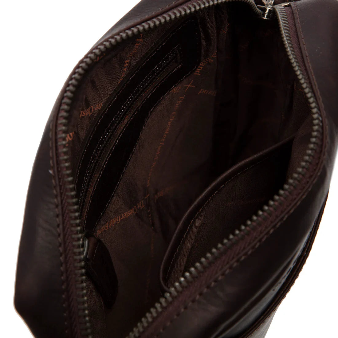 The Chesterfield Brand Saba Crossbodyväska - Mörkbrun - Travels And Bags